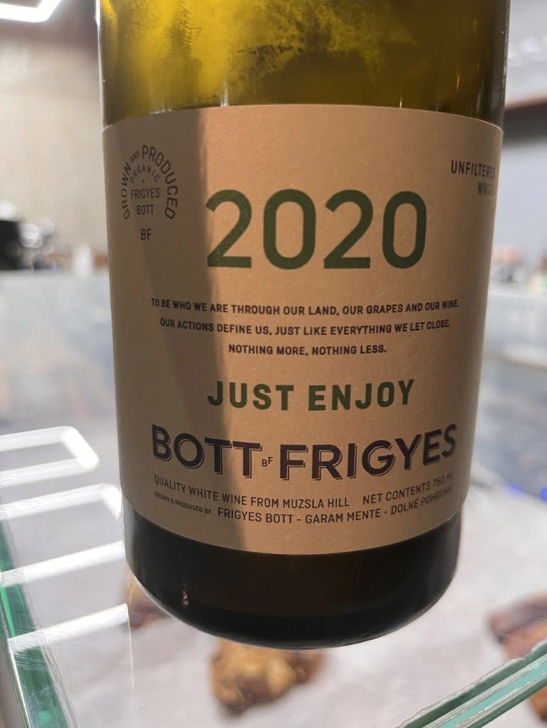 Bott Frigyes Just Enjoy White 2020
