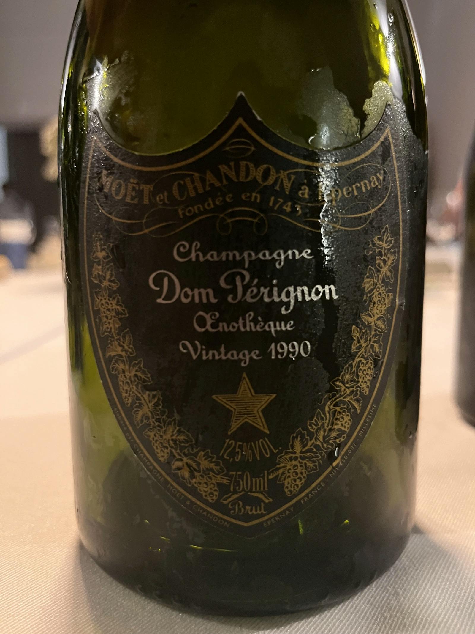 Moët & Chandon Dom Pérignon Œnothèque Brut 1990